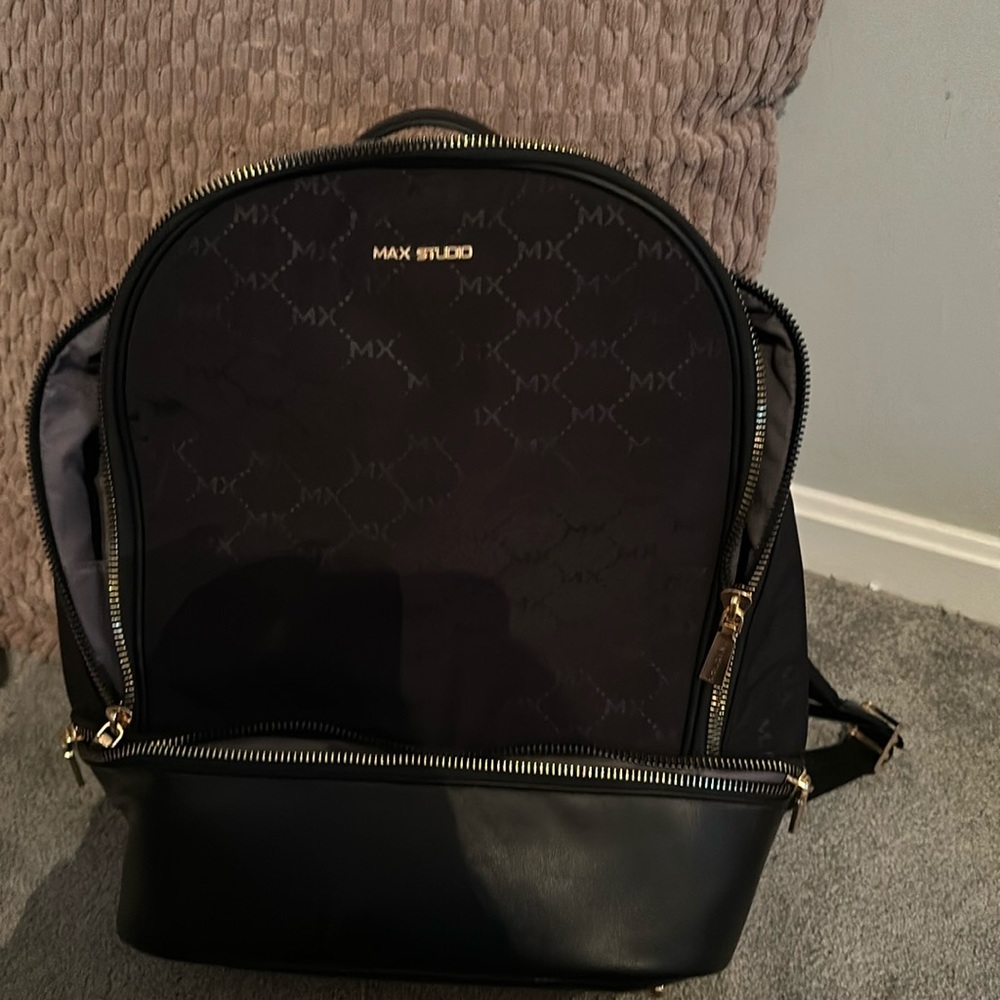 Laptop travel backpack